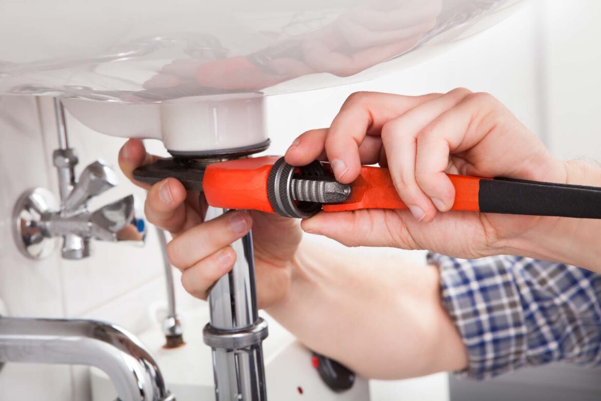 How To Pick The Best Emergency Plumber For Blocked Drains?